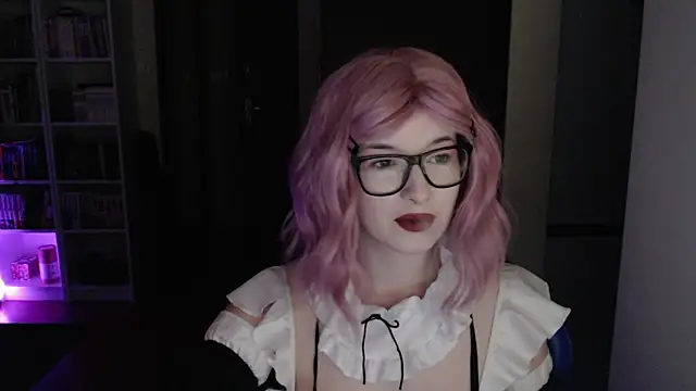 LunaXcherry online show from March 19, 5:50 pm