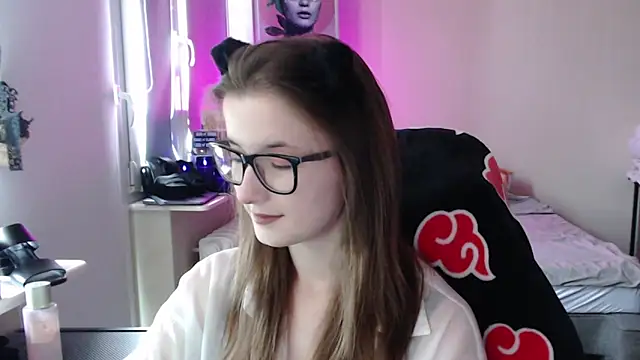 LunaXcherry online show from June 11, 4:37 pm
