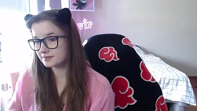 LunaXcherry online show from June 14, 11:10 am