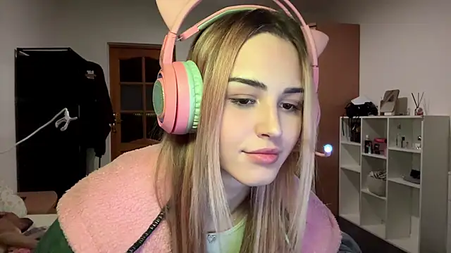 Evva mayy online show from February 11, 6:53 pm