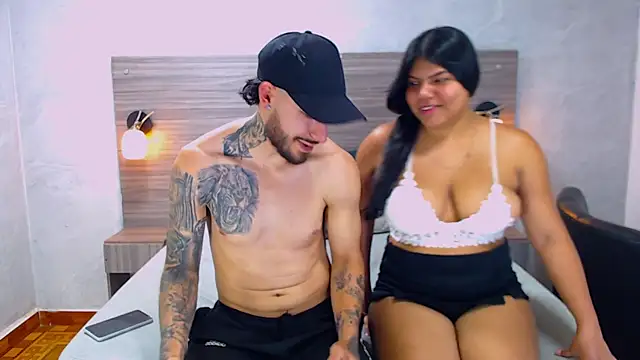 Paulina And Tayron online show from February 10, 7:39 pm