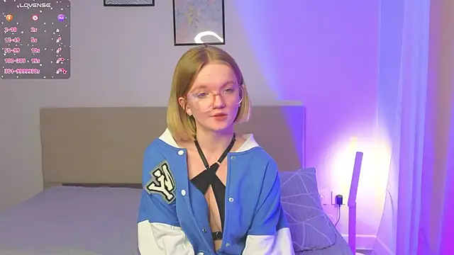 StellaBunny online show from February 18, 1:10 pm