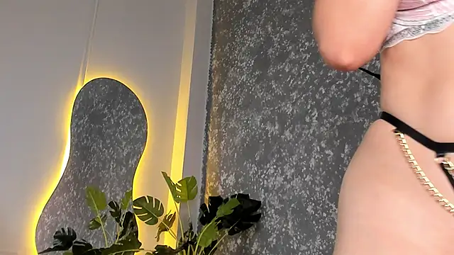 emma  summers online show from April 10, 8:26 pm