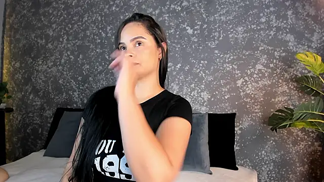 emma  summers online show from February 24, 7:23 pm