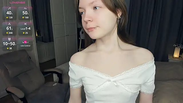 LavenderMitten online show from April 11, 6:30 am