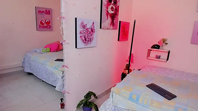 AnnyCotton online show from March 13, 8:10 pm