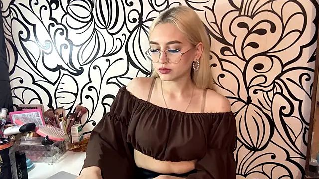 Kat Catherine online show from March 3, 12:22 pm