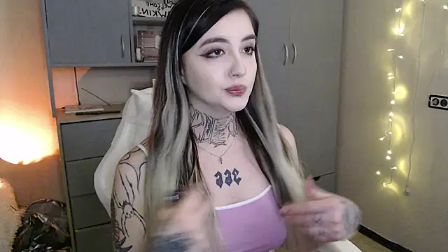 Rin Tozier online show from March 6, 1:01 am