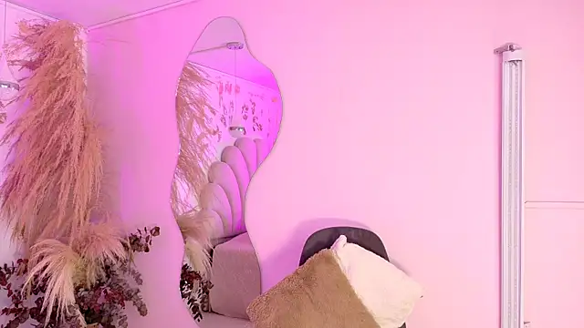 AURORA BLOOM CR online show from March 18, 11:59 am