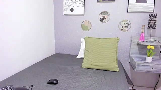 dulce maria191 online show from March 6, 8:15 pm