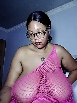 ShantelBootyBoobs online show from March 15, 8:00 pm