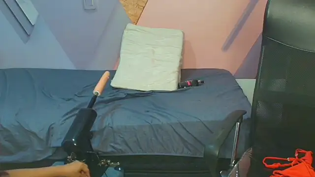 vane latin18 online show from April 3, 8:18 pm