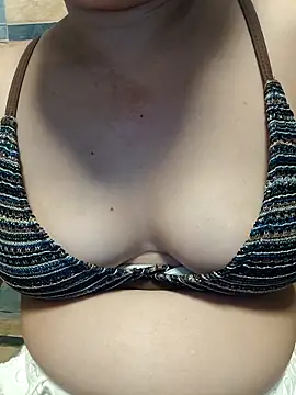 squirtshantal online show from March 15, 11:45 am