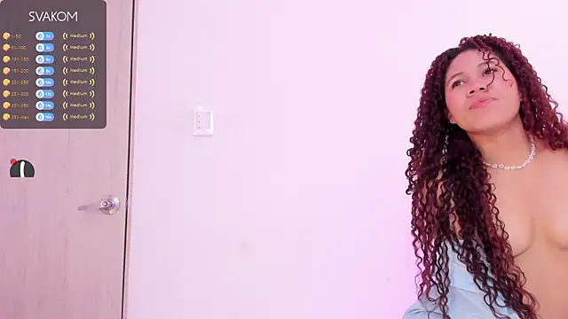 Violetta-foxx online show from April 16, 9:39 pm