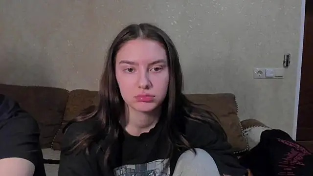 love lina muuur online show from February 21, 6:30 pm