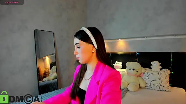 Emily Lews online show from March 17, 1:09 am