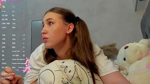 Emily Lews online show from June 27, 12:22 pm