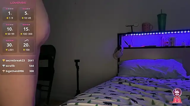 yourmila1 online show from March 13, 3:19 am