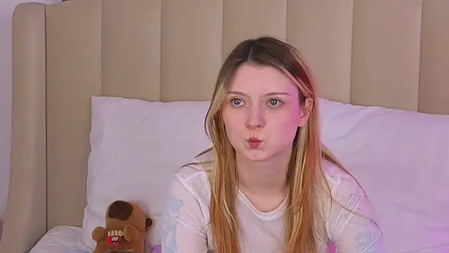 AlyssFrost online show from June 19, 9:24 am