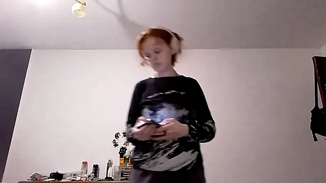 CurlaPettyBom online show from February 28, 8:58 am