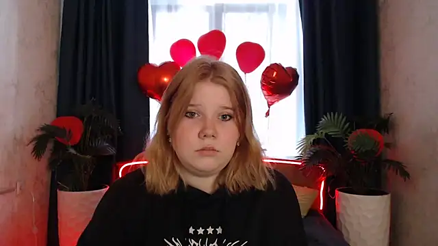 StripGyrl online show from March 5, 8:21 am