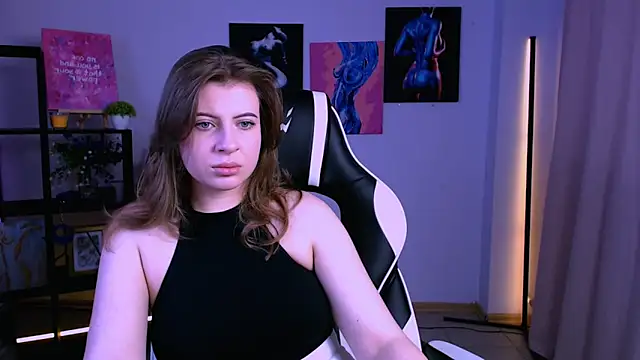 AdeleSkartel online show from February 26, 4:00 am