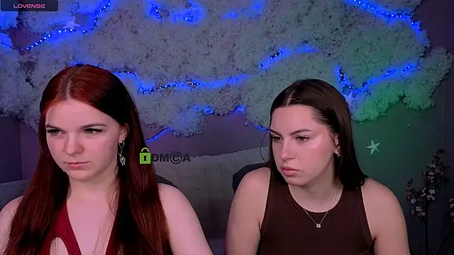 amalialowell online show from April 4, 5:50 am