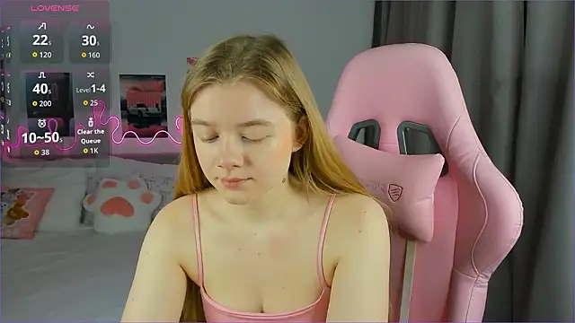 EvaRaee online show from March 5, 3:24 am