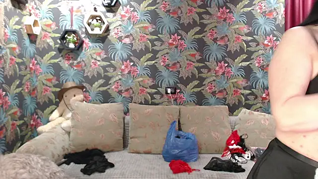SusanLaNiceX online show from May 25, 1:32 pm