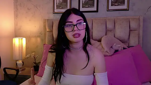 IsabellaRossi online show from March 31, 6:30 pm