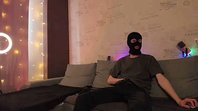 weloves33x online show from February 24, 8:24 am