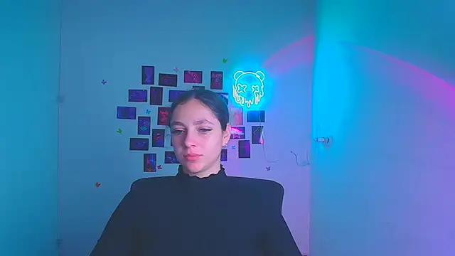 KissMeJulia online show from April 7, 11:34 am