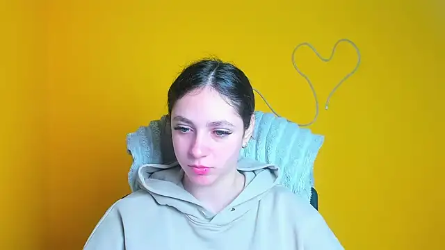 KissMeJulia online show from April 10, 11:16 am