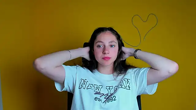 KissMeJulia online show from May 10, 11:34 am