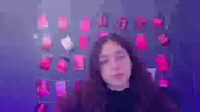 KissMeJulia online show from March 25, 6:33 pm