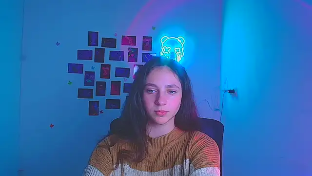 KissMeJulia online show from March 26, 6:42 pm