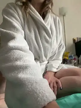 Frenchgirl45 online show from March 7, 11:28 am