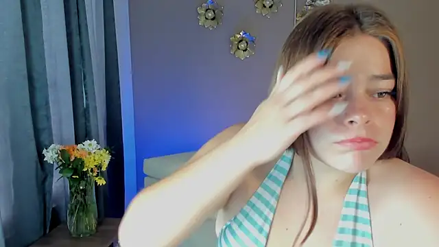 Luna velmont online show from March 2, 5:30 pm