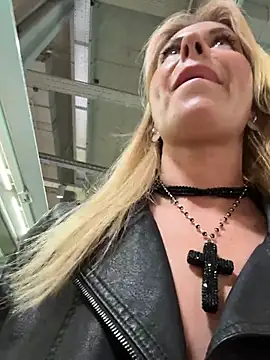 LisaMurr online show from March 28, 1:54 pm