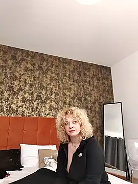 LaireeFelini online show from February 21, 7:03 pm