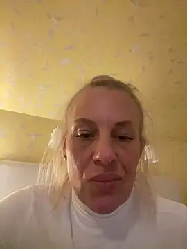 nastyblondemilf online show from March 7, 9:22 pm