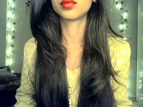 SIKSHA SINGH online show from April 1, 4:37 pm