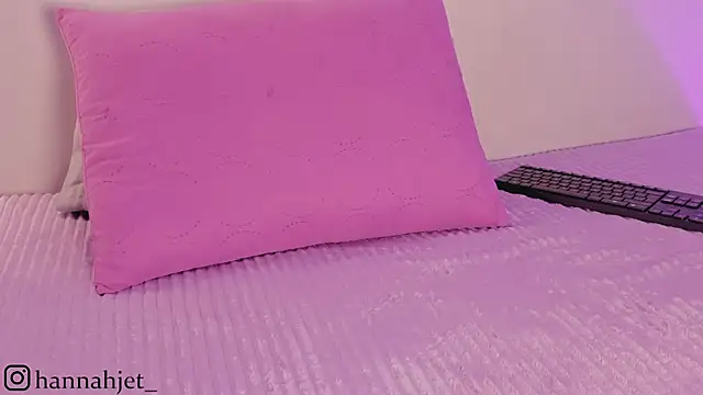 hannah jet online show from April 16, 9:39 pm