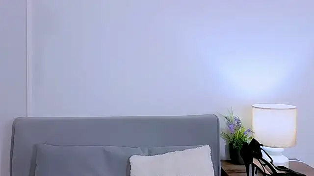 MiaFair online show from March 31, 3:23 pm