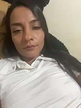 yesica2507 online show from March 26, 10:00 pm