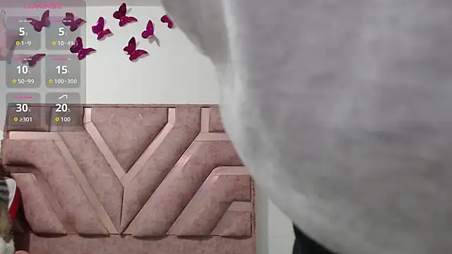 Roxy-Fox  online show from March 25, 2:50 am