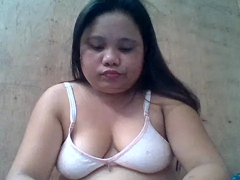 sweetlyn31 online show from April 14, 3:39 am