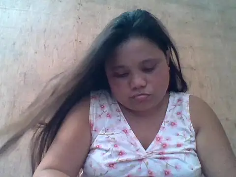 sweetlyn31 online show from April 11, 2:39 am