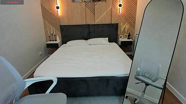 kitty-r0se online show from April 1, 1:41 pm