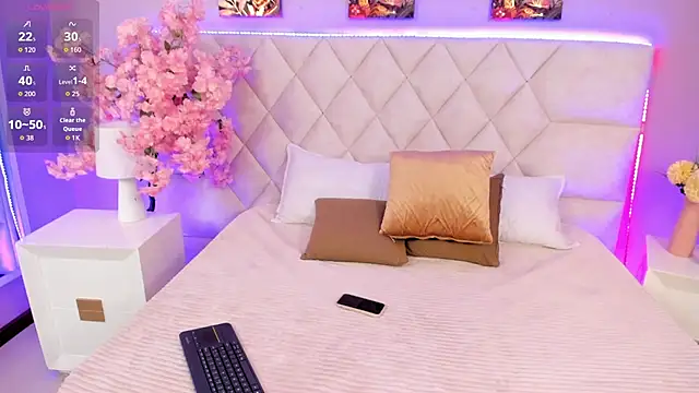 Bianca Monroe  online show from April 6, 8:32 pm